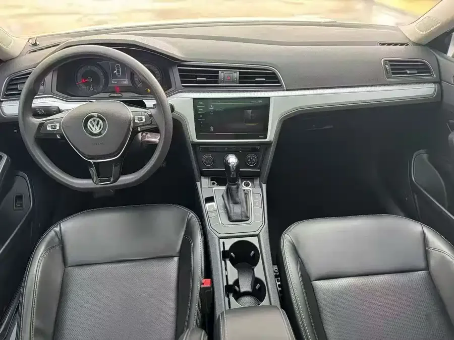 Volkswagen Lamando Lingdu 2021 230TSI DSG Fashion Edition 2022 — миниатюра 2