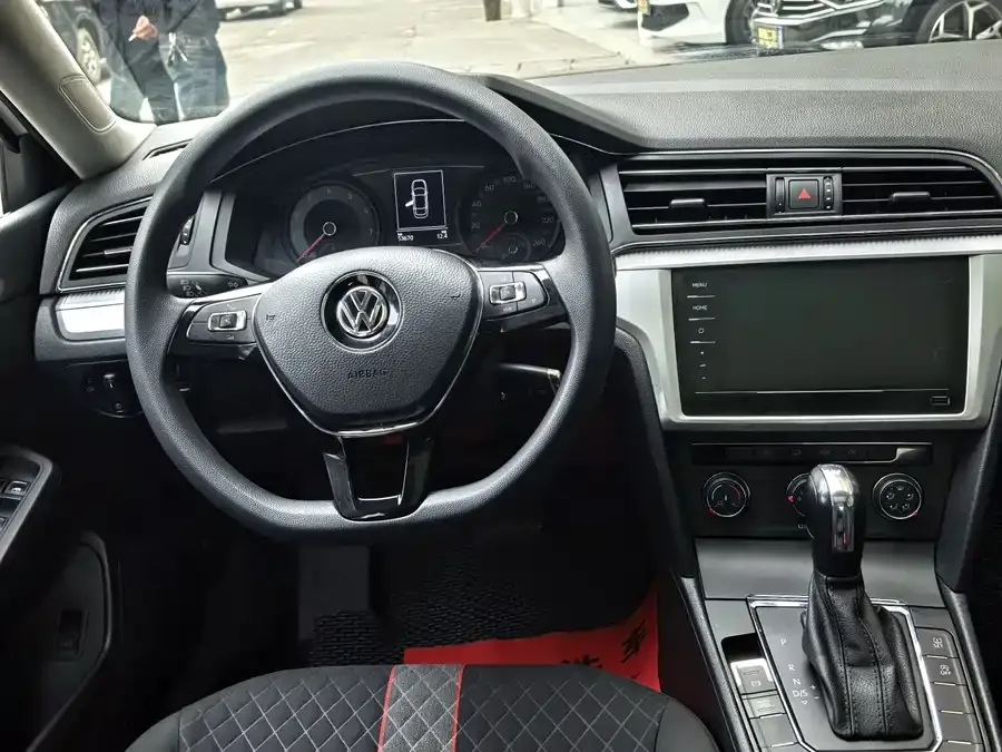 Volkswagen Lamando Lingdu 2021 280TSI DSG Comfort Edition 2022 — миниатюра 3