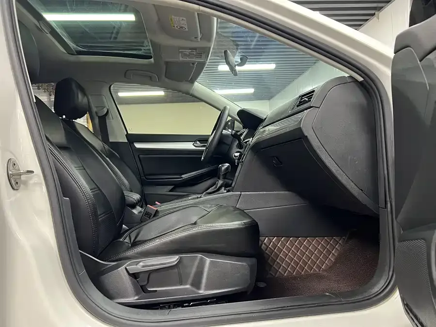 Volkswagen Lamando Lingdu 2021 230TSI DSG Fashion Edition 2022 — миниатюра 3