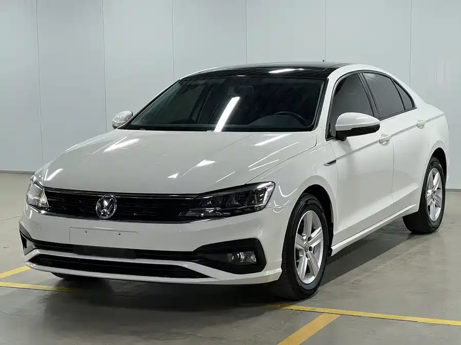 Volkswagen Lamando Lingdu 2021 230TSI DSG Fashion Edition 2022 — фото 1, купить с доставкой в Москву