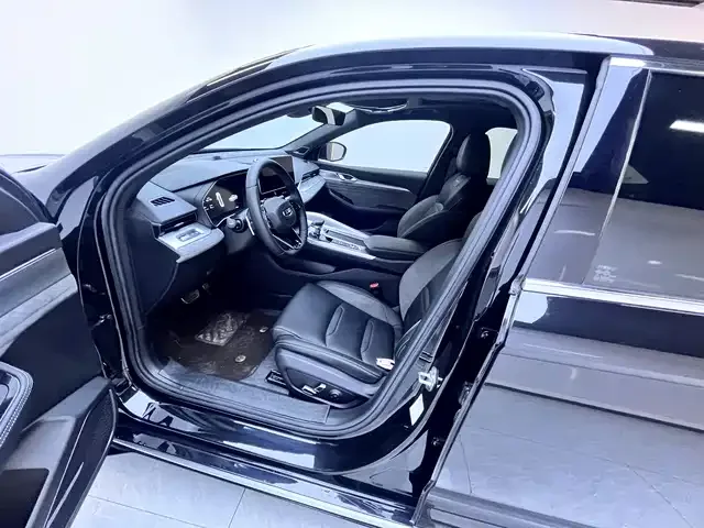 Geely Xingrui Xingrui 2023 2.0TD only available in green version 2023 — миниатюра 4