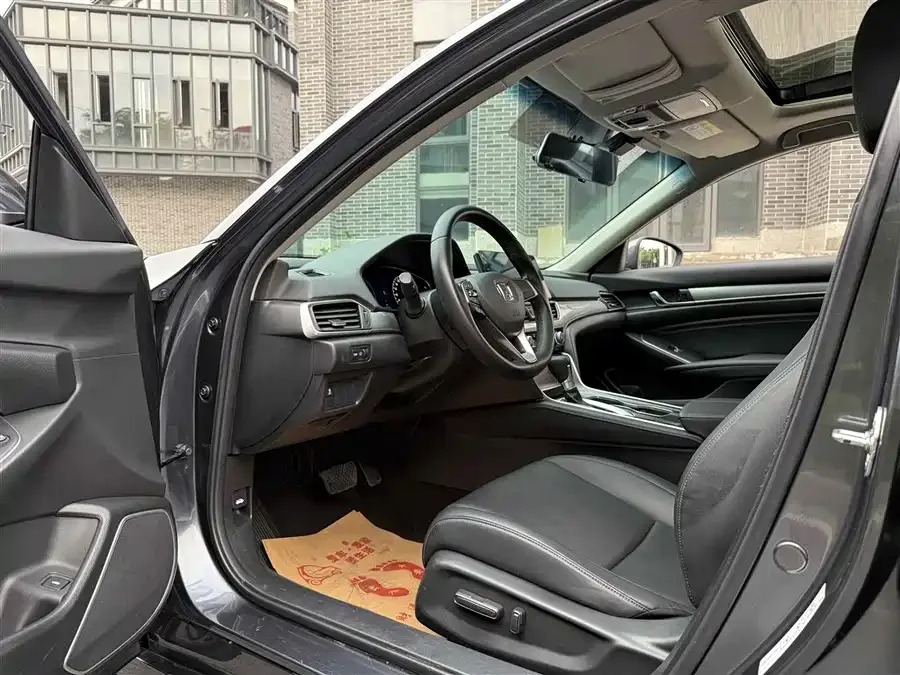 Honda Accord Accord 2022 260TURBO Deluxe Edition 2022 — миниатюра 2