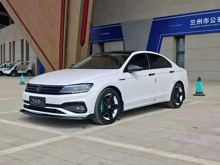 Volkswagen Lamando Lingdu 2021 280TSI DSG Comfort Edition 2022 — фото 1, купить с доставкой в Москву