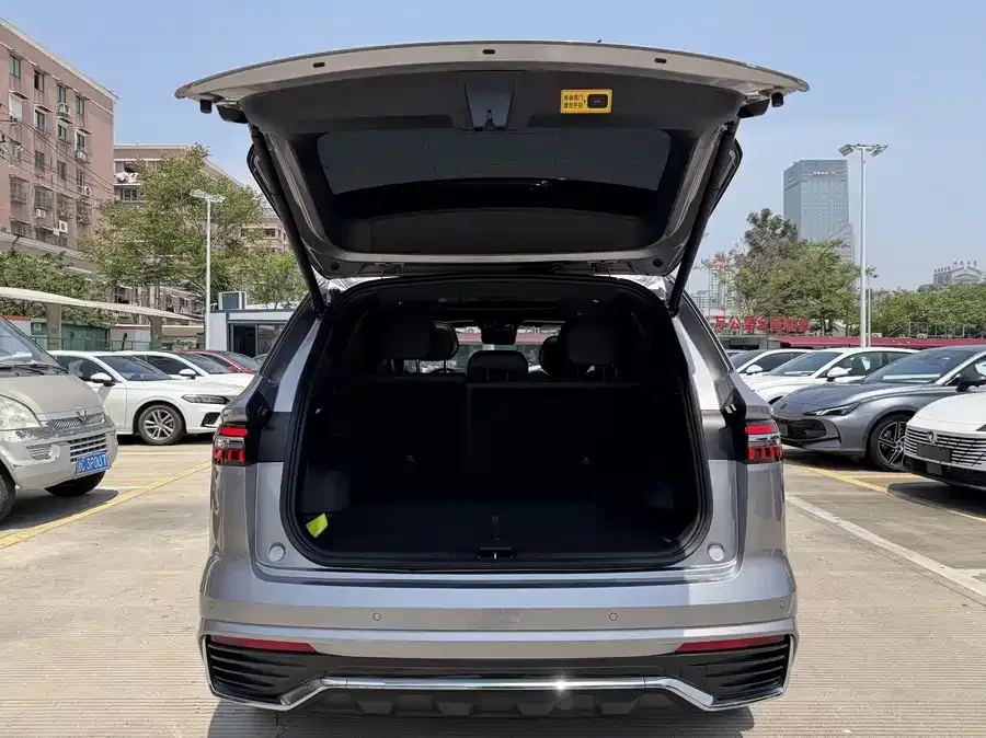 Geely Monjaro Geely Xingyue L 2026 Oriental Yao 2.0TD Automatic Sky Edition 2025 — миниатюра 4