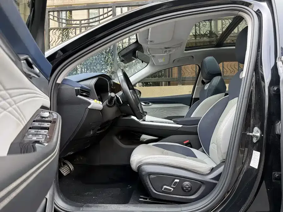 Geely Xingrui Xingrui 2023 2.0TD Premium Edition 2022 — миниатюра 2