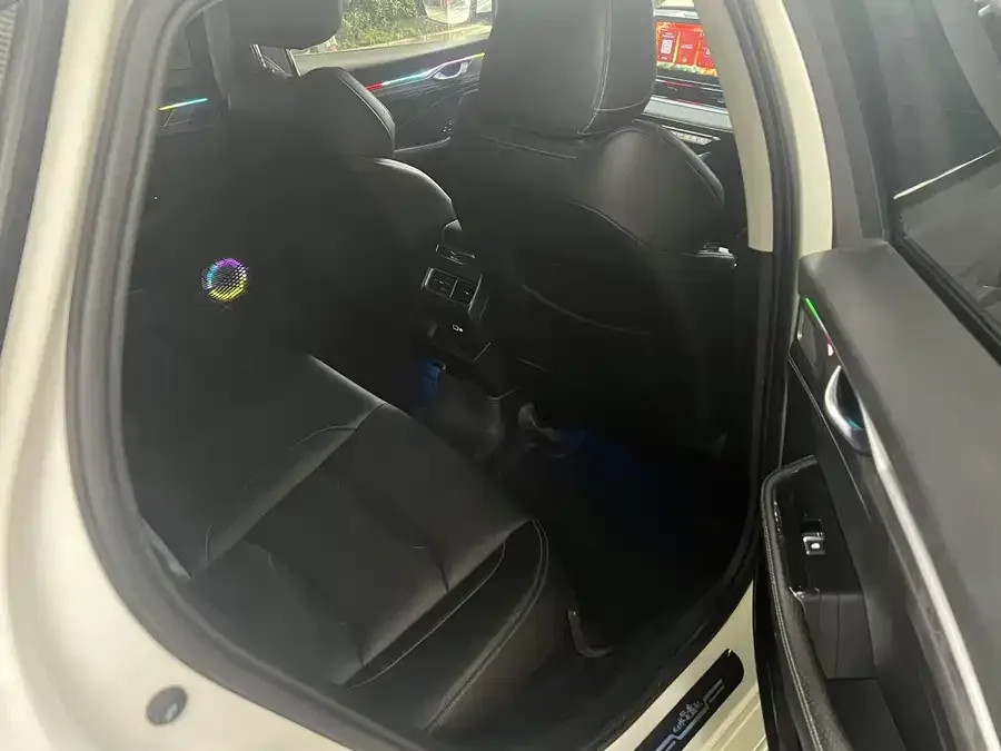 Geely Xingrui Xingrui 2021 2.0TD Luxury 2022 — миниатюра 4