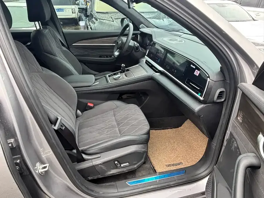 Geely Monjaro Xingyue L 2025 Dongfangyao 2.0TD Automatic Star-gazing Edition 2025 — миниатюра 2