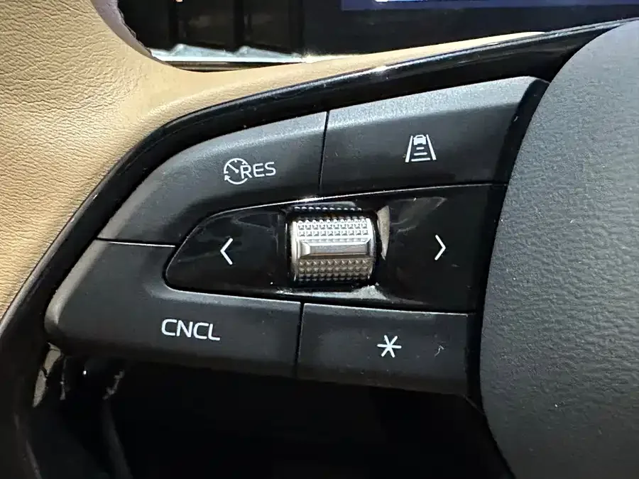Geely Atlas L Boyue L 2023 2.0TD DCT Premium Edition 2023 — миниатюра 3