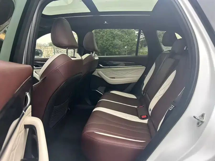 Geely Monjaro Xingyue L 2021 2.0TD DCT EVO 2WD Premium Edition 2022 — миниатюра 3