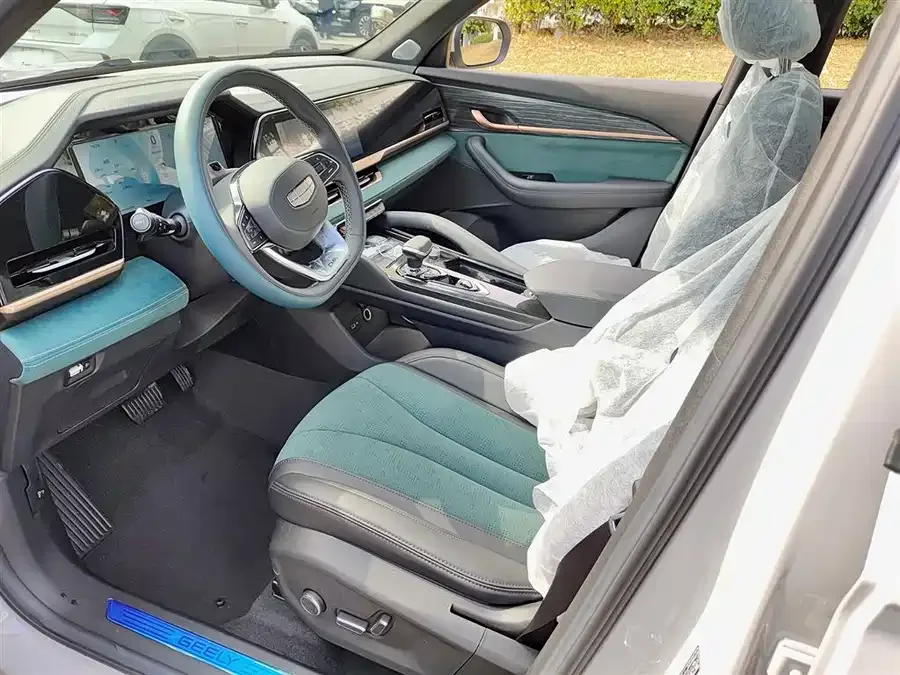 Geely Monjaro Xingyue L 2024 Hybrid 1.5T Tiangong Edition 2026 — миниатюра 4