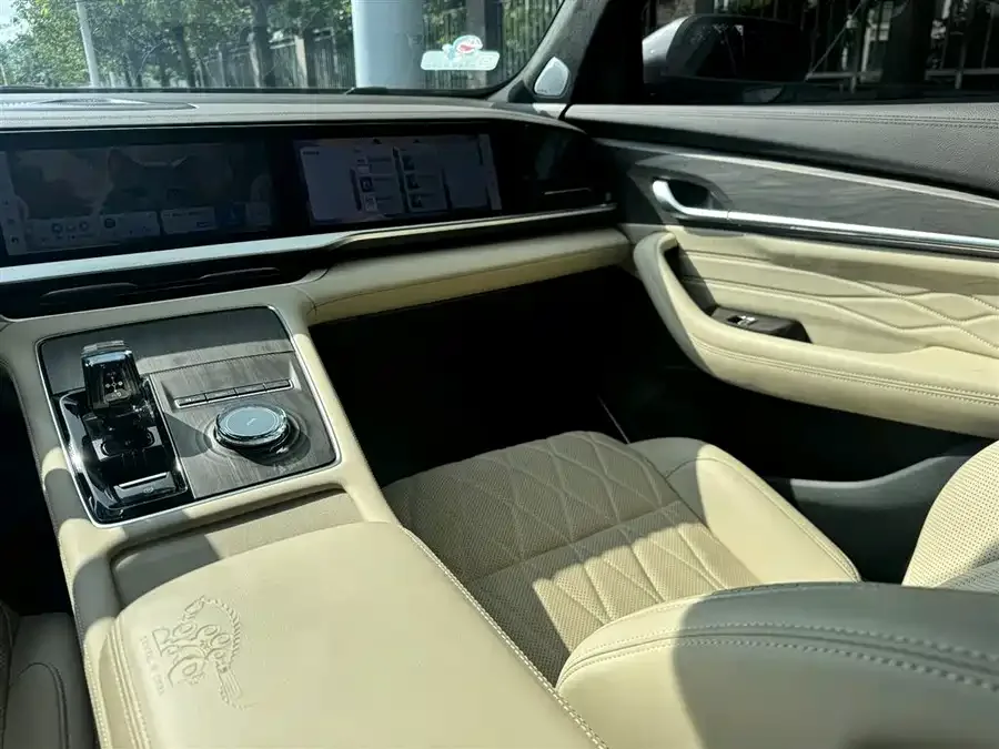 Geely Monjaro Xingyue L 2025 Dongfangyao 2.0TD Automatic Star-gazing Edition 2025 — миниатюра 2