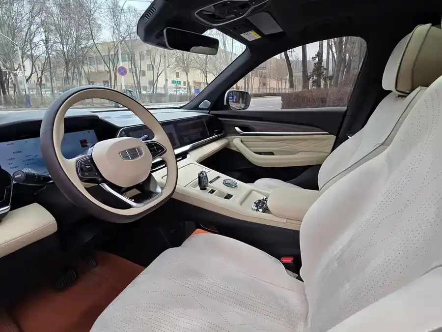 Geely Monjaro Xingyue L 2025 Dongfangyao 2.0TD Automatic Star-gazing Edition 2024 — миниатюра 4