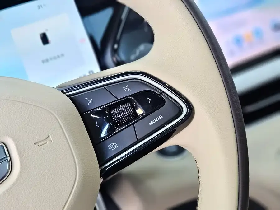 Geely Monjaro Xingyue L 2025 Dongfangyao 2.0TD Automatic 4WD Moon-Watching Edition 2024 — миниатюра 2