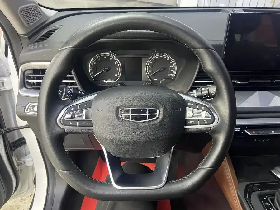 Geely Vision X6 Vision X6 2021 PRO 1.4T Automatic Premium Edition 2022 — миниатюра 3
