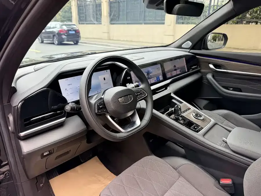 Geely Monjaro Xingyue L 2025 Dongfangyao 2.0TD Automatic Star-gazing Edition 2025 — миниатюра 5