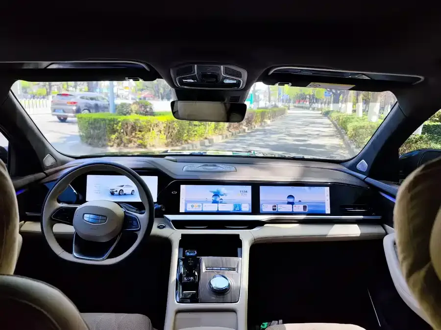 Geely Monjaro Xingyue L 2025 Dongfangyao 2.0TD Automatic Star-gazing Edition 2025 — миниатюра 2