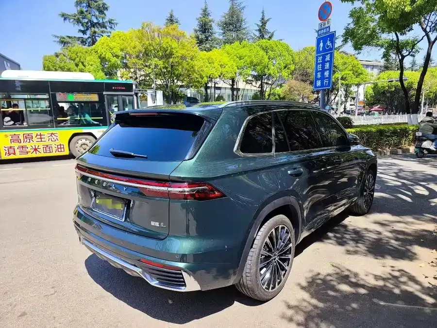 Geely Monjaro Xingyue L 2025 Dongfangyao 2.0TD Automatic Star-gazing Edition 2025 — миниатюра 4