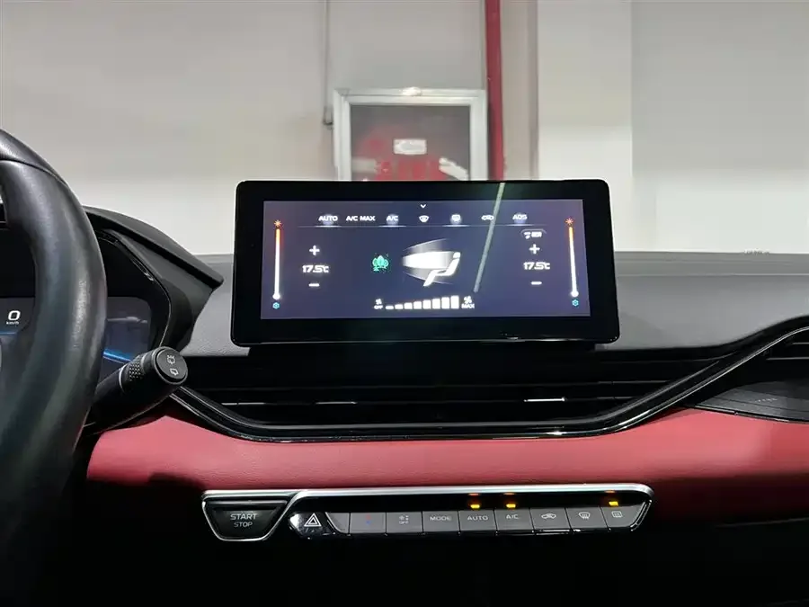 Geely Emgrand S Emgrand S 2021 1.4T CVT Luxury Edition 2022 — миниатюра 4