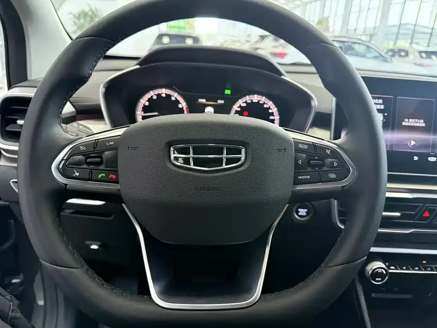 Geely Coolray SX11 Binyue 2021 1.4T DCT Platinum Edition 2023 — миниатюра 5