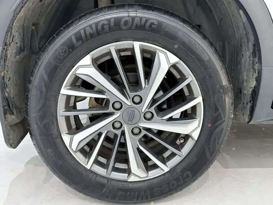 Geely Coolray SX11 Binyue 2021 1.4T DCT Platinum Edition 2023 — миниатюра 5