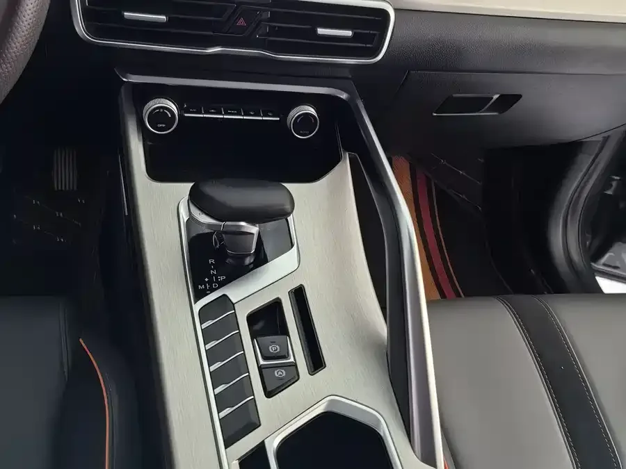 Geely Coolray SX11 Geely Binyue 2024 1.5T DCT Dragon Edition 2025 — миниатюра 3