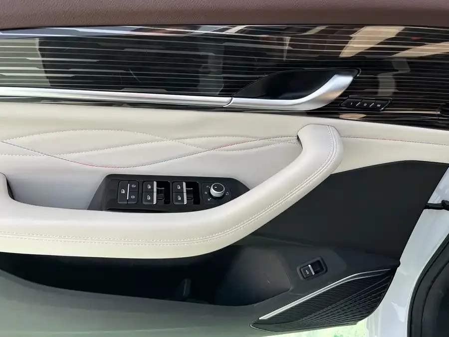 Geely Monjaro Xingyue L 2021 2.0TD DCT EVO 2WD Premium Edition 2022 — миниатюра 4
