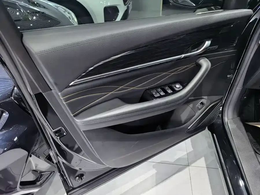 Geely Monjaro Xingyue L 2024 2.0TD DCT EVO 2WD Changfeng Edition 2025 — миниатюра 4
