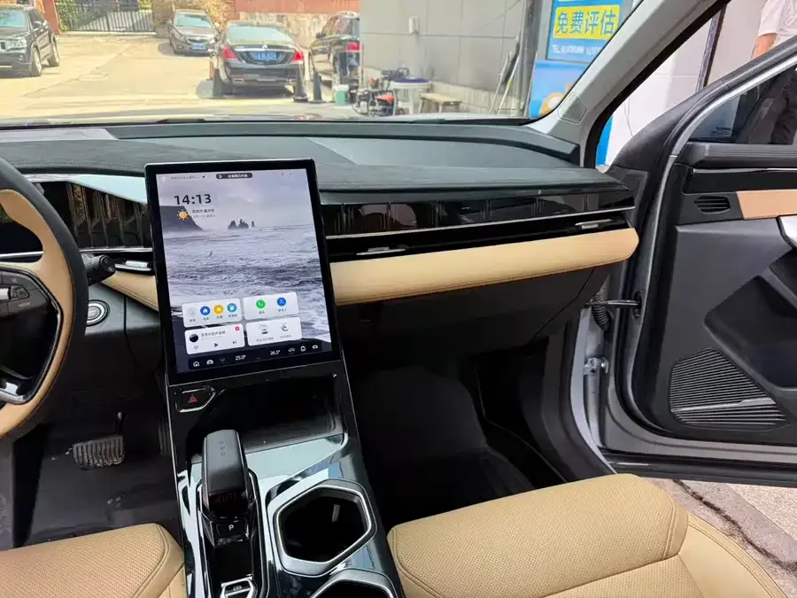 Geely Atlas L Boyue L 2023 1.5TD DCT Premium Edition 2024 — миниатюра 3