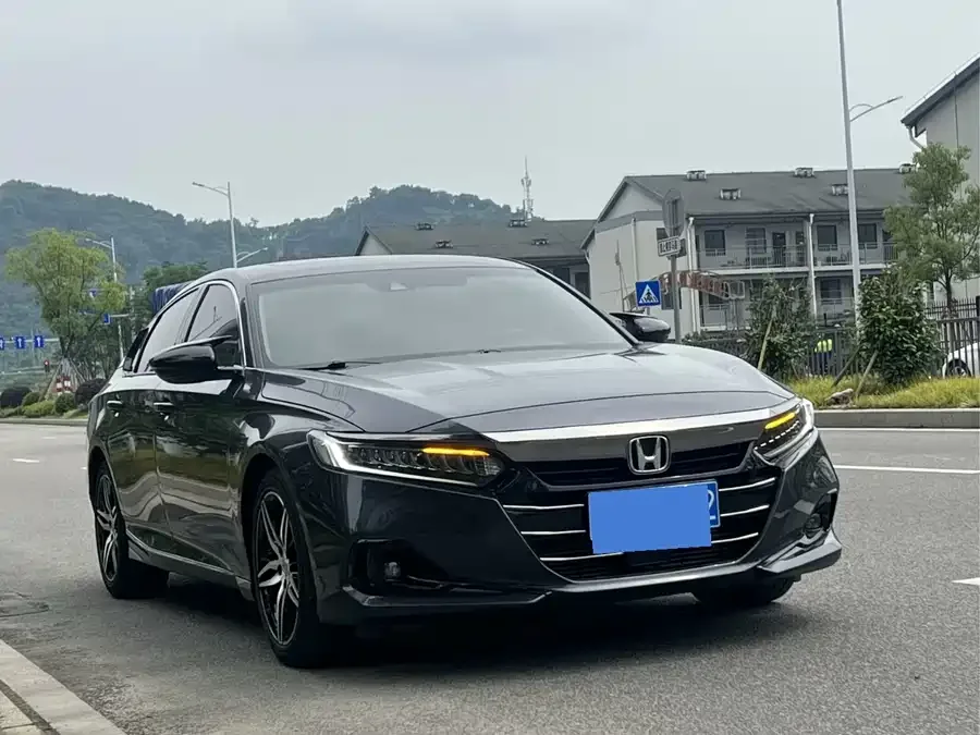 Honda Accord 2022 Accord 260TURBO Fantasy Night Premium Edition 2022 — миниатюра 3