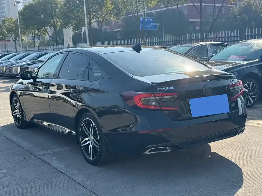 Honda Accord 2022 Accord 260TURBO Fantasy Night Premium Edition 2023 — миниатюра 2