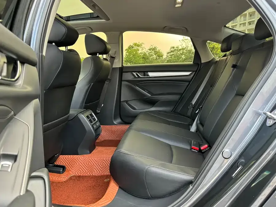Honda Accord Accord 2022 260TURBO Deluxe Edition 2022 — миниатюра 2