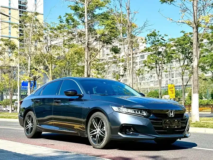 Honda Accord 2022 Accord 260TURBO Fantasy Night Premium Edition 2022 — миниатюра 3