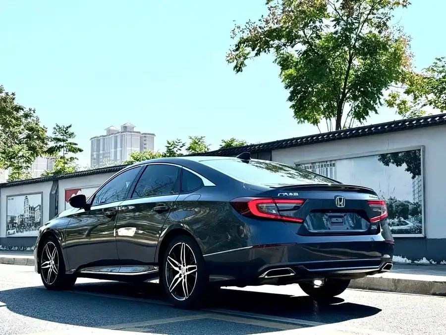 Honda Accord 2022 Accord 260TURBO Fantasy Night Premium Edition 2022 — миниатюра 4
