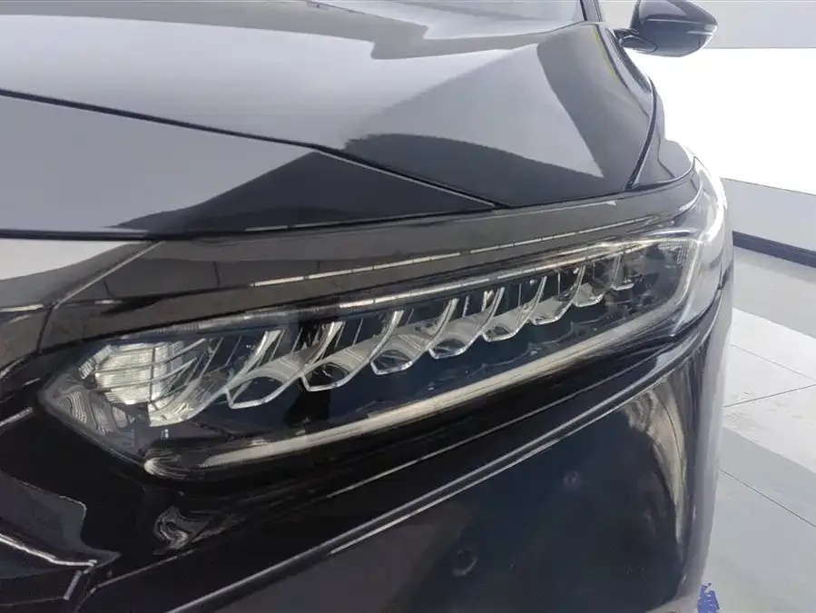 Honda Accord 2022 Accord 260TURBO Fantasy Night Premium Edition 2022 — миниатюра 2