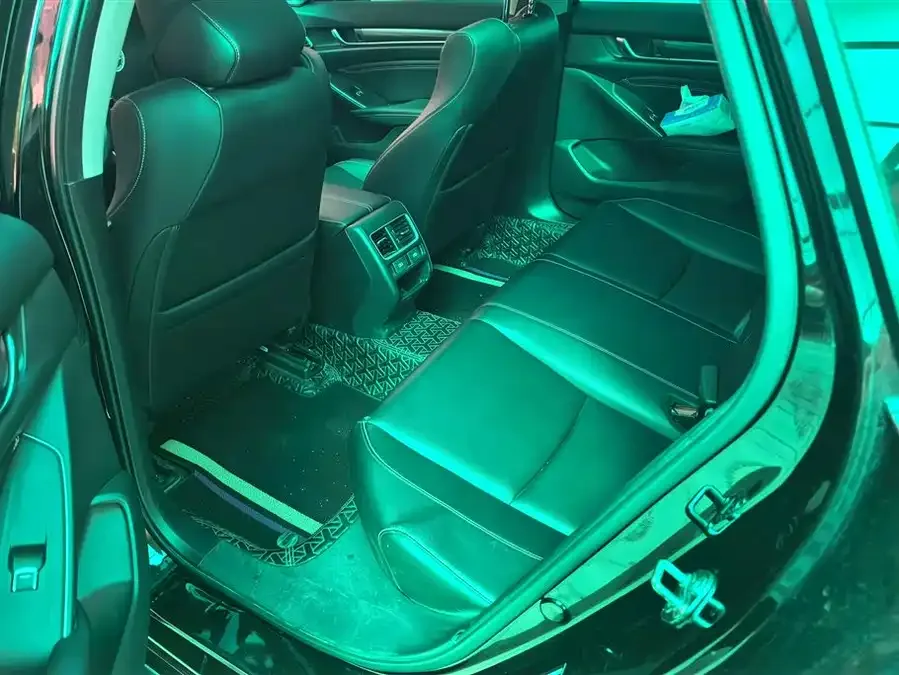 Honda Accord 2022 Accord 260TURBO Fantasy Night Premium Edition 2022 — миниатюра 5
