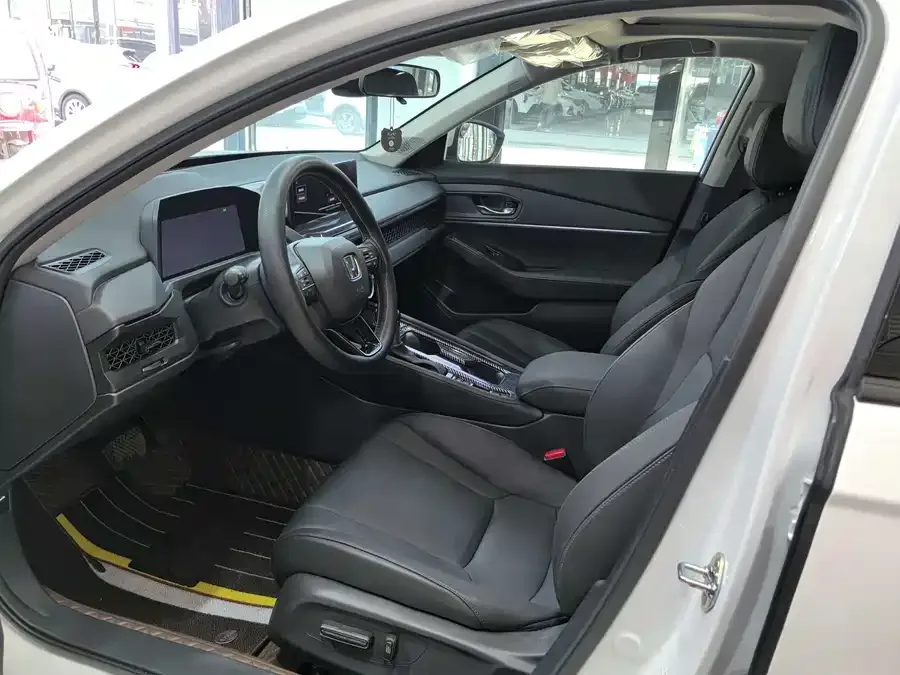 Honda Accord Accord 2024 260TURBO Luxury Edition 2024 — миниатюра 4
