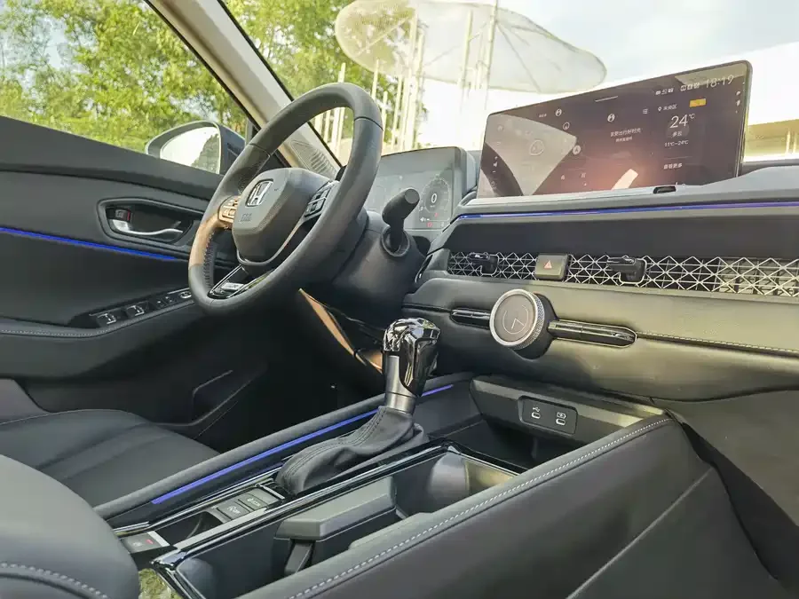 Honda Accord Accord 2025 260TURBO Luxury Edition 2025 — миниатюра 5