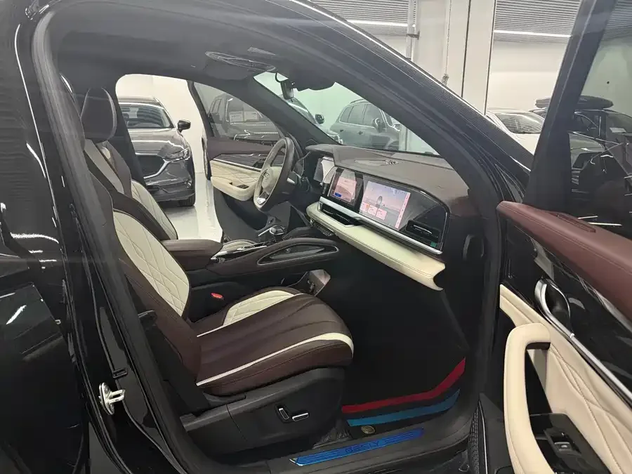 Geely Monjaro Xingyue L 2024 2.0TD DCT EVO 2WD Luxury Edition 2024 — миниатюра 2
