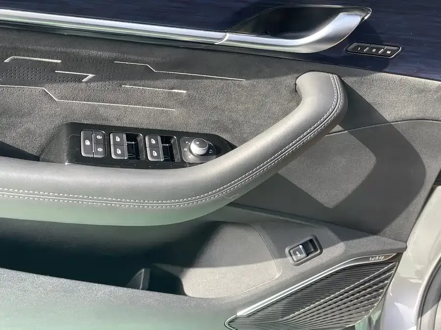 Geely Monjaro Xingyue L 2024 2.0TD High Power Automatic 2WD Skyline Edition 2024 — миниатюра 4