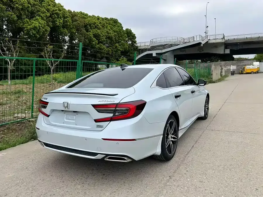 Honda Accord 2022 Accord 260TURBO Fantasy Night Premium Edition 2023 — миниатюра 2