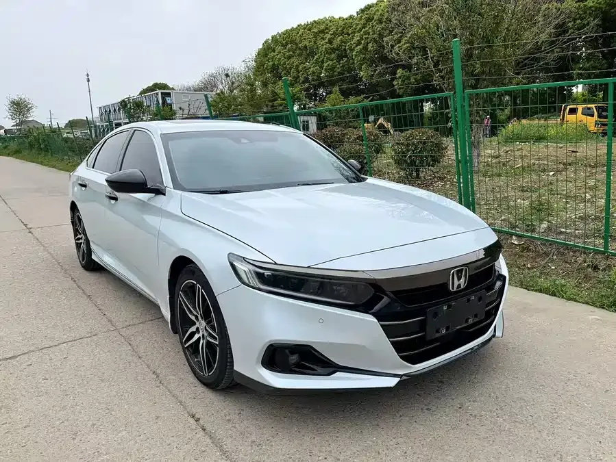 Honda Accord 2022 Accord 260TURBO Fantasy Night Premium Edition 2023 — миниатюра 3