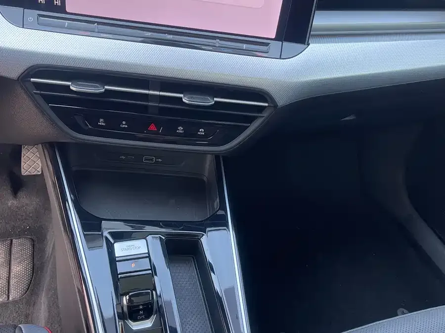 Volkswagen Lamando 2023 Lingdu Lingdu L 280TSI DSG Cool Edition 2023 — миниатюра 4
