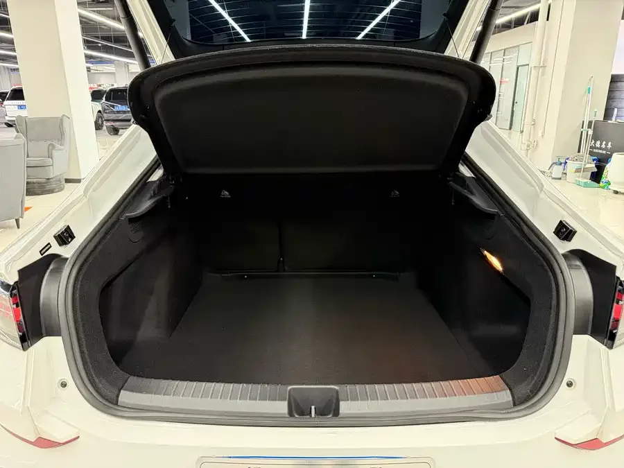 Volkswagen Lamando 2023 Lingdu Lingdu L 280TSI DSG Cool Edition 2023 — миниатюра 5