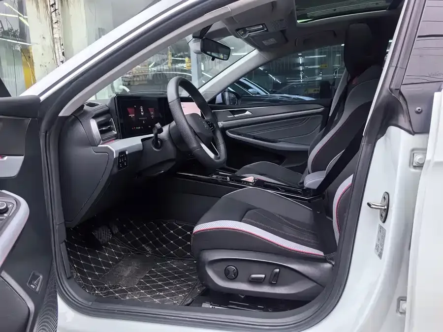 Volkswagen Lamando 2024 Lingdu Lingdu L 280TSI DSG Cool Edition 2024 — миниатюра 2