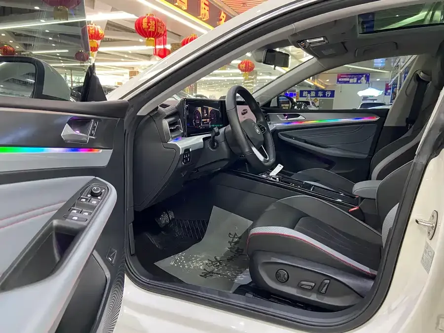 Volkswagen Lamando 2022 Lingdu Lingdu L 280TSI DSG Cool Edition 2023 — миниатюра 4