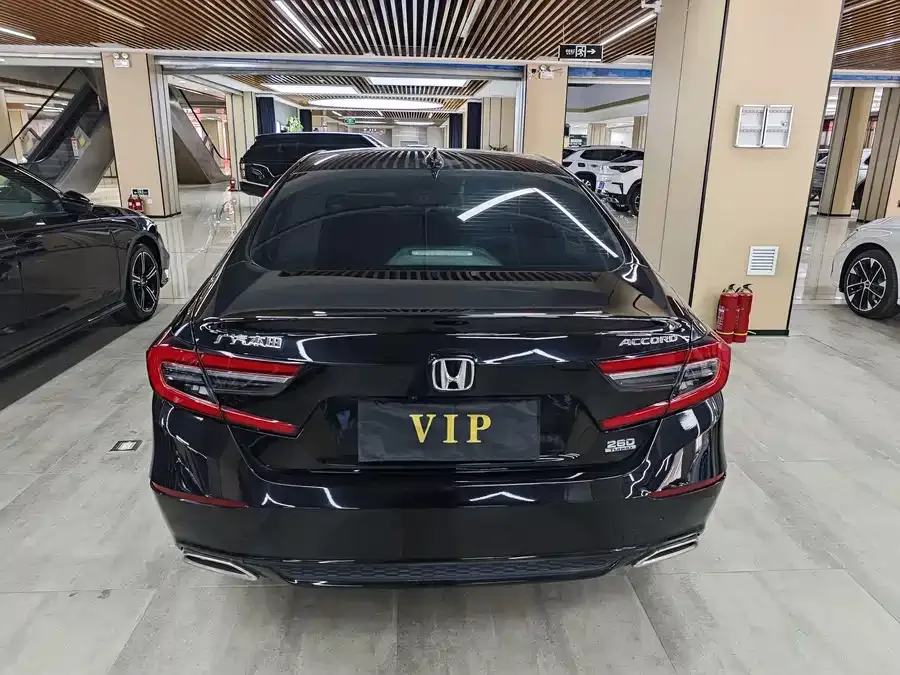 Honda Accord Accord 2022 260TURBO Deluxe Edition 2023 — миниатюра 2