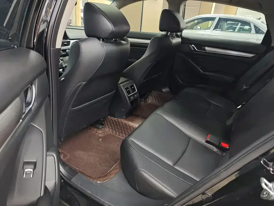 Honda Accord Accord 2022 260TURBO Deluxe Edition 2023 — миниатюра 4