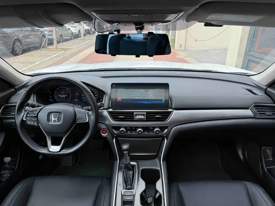 Honda Accord Accord 2022 260TURBO Deluxe Edition 2022 — миниатюра 2