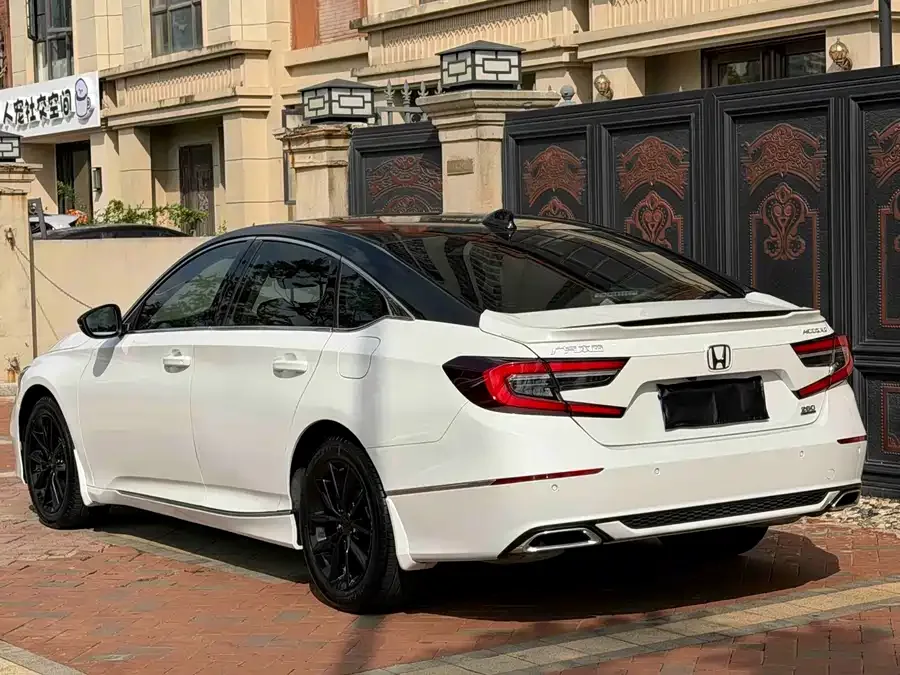 Honda Accord Accord 2022 260TURBO Deluxe Edition 2022 — миниатюра 4