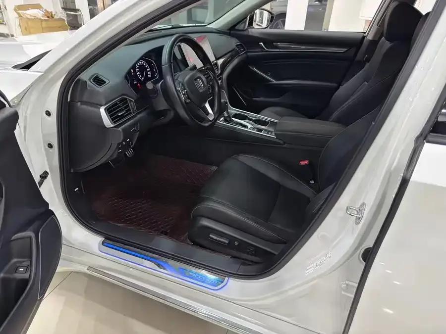 Honda Accord 2022 Accord 260TURBO Fantasy Night Premium Edition 2022 — миниатюра 2